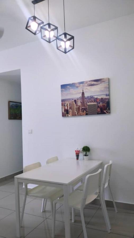 Bangi Almyra Suite מראה חיצוני תמונה